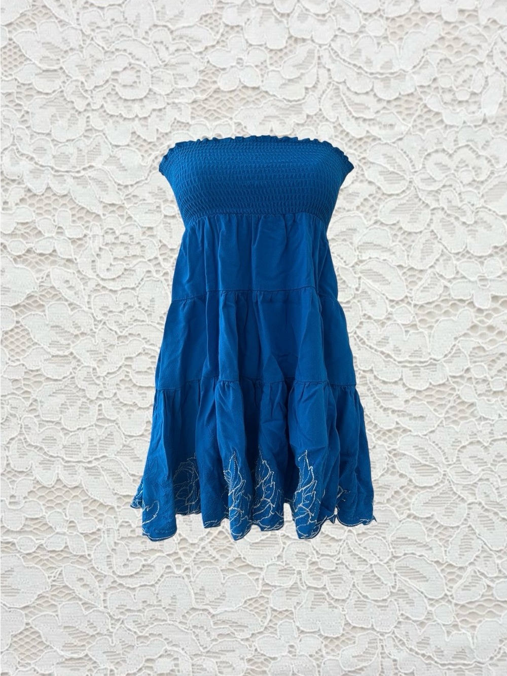 vintage forever 21 blue babydoll top with white embroidered floral patterns